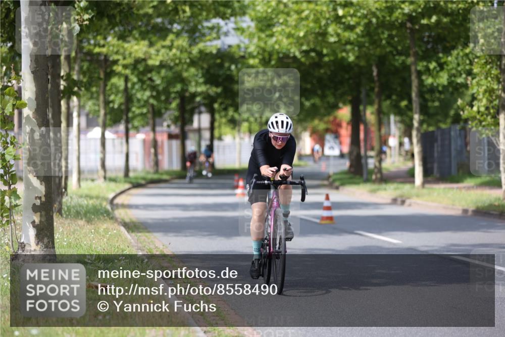 10.08.2025 - GEWOBA Citytriathlon Bremen Yannick Fuchs http://msf.ph/oto/8558490 10.08.2025 12:32:40 Radfahren 566, 641, 643, 840, 852, 959, 1017 meine-sportfotos.de