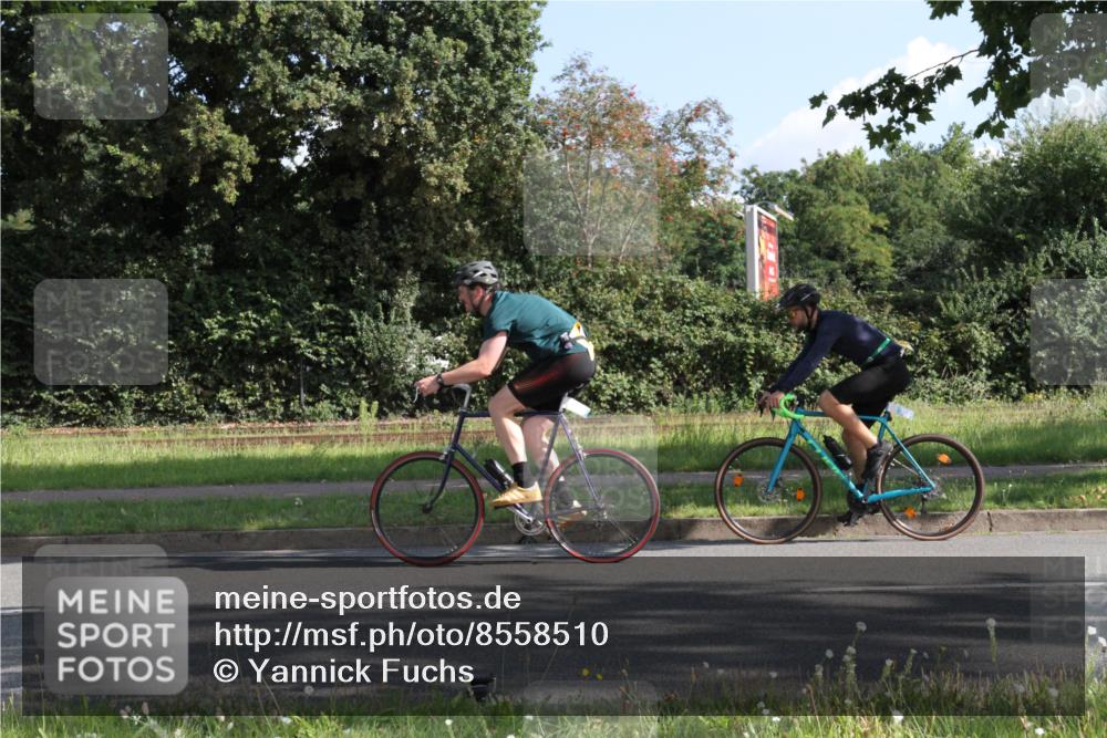 10.08.2025 - GEWOBA Citytriathlon Bremen Yannick Fuchs http://msf.ph/oto/8558510 10.08.2025 10:32:02 Radfahren 205, 370, 405, 407 meine-sportfotos.de