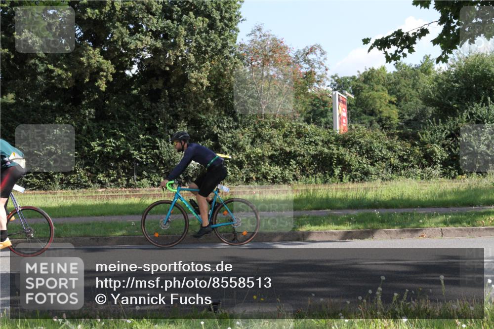 10.08.2025 - GEWOBA Citytriathlon Bremen Yannick Fuchs http://msf.ph/oto/8558513 10.08.2025 10:32:03 Radfahren 205, 370, 405, 407, 508 meine-sportfotos.de