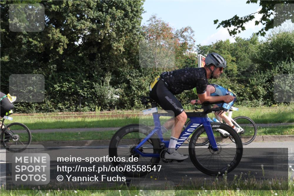 10.08.2025 - GEWOBA Citytriathlon Bremen Yannick Fuchs http://msf.ph/oto/8558547 10.08.2025 10:32:25 Radfahren 354, 406, 408, 426, 432, 473, 502, 508 meine-sportfotos.de