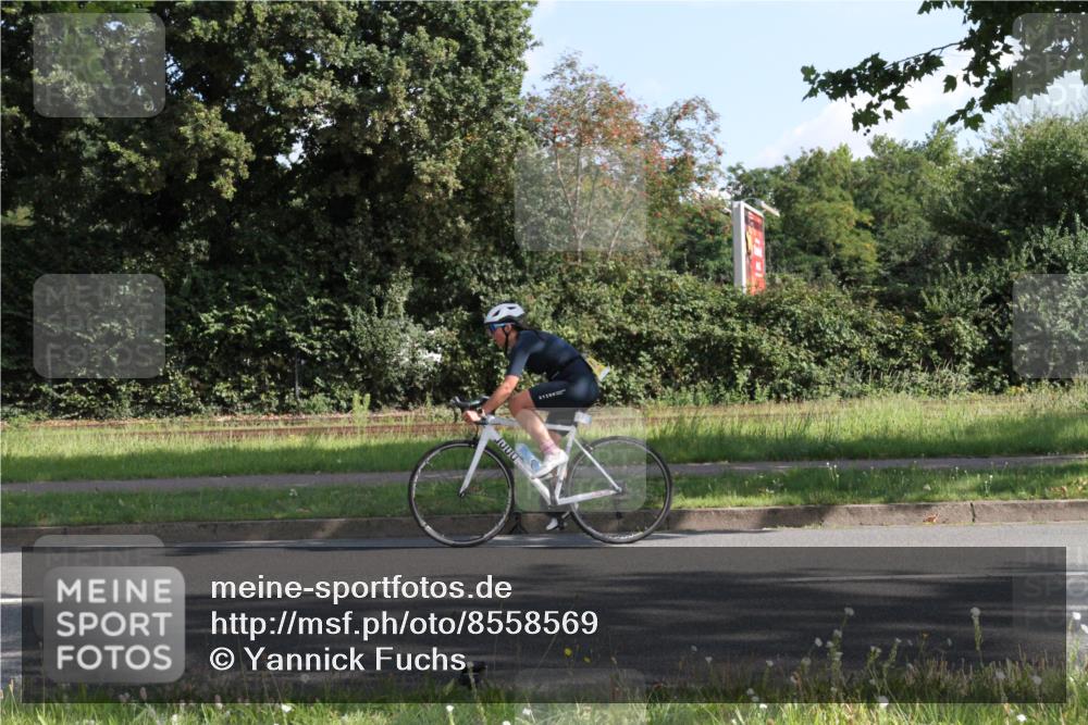 10.08.2025 - GEWOBA Citytriathlon Bremen Yannick Fuchs http://msf.ph/oto/8558569 10.08.2025 10:32:33 Radfahren 349, 354, 406, 408, 426, 432, 473, 483, 502 meine-sportfotos.de