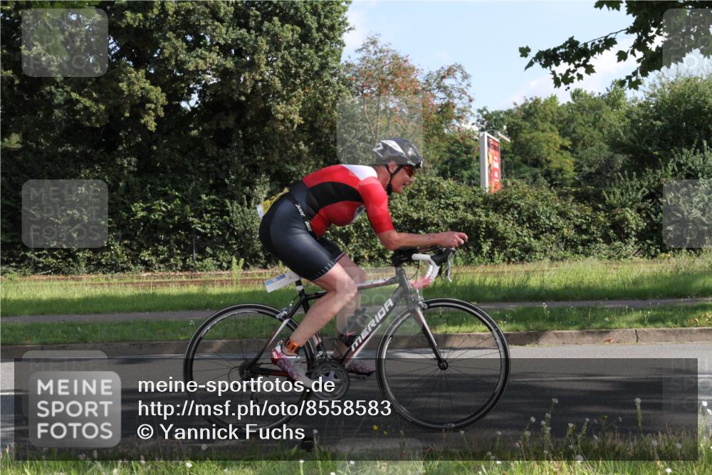 10.08.2025 - GEWOBA Citytriathlon Bremen Yannick Fuchs http://msf.ph/oto/8558583 10.08.2025 10:32:42 Radfahren 349, 371, 384, 406, 426, 432, 473, 483, 502 meine-sportfotos.de