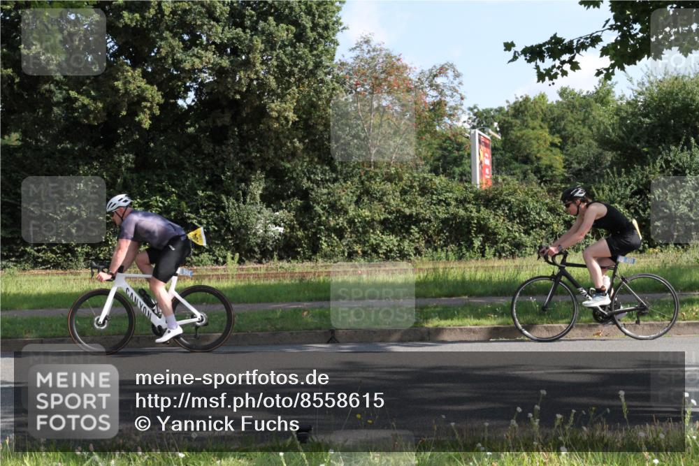 10.08.2025 - GEWOBA Citytriathlon Bremen Yannick Fuchs http://msf.ph/oto/8558615 10.08.2025 10:32:54 Radfahren 355, 371, 384, 390, 430, 483 meine-sportfotos.de