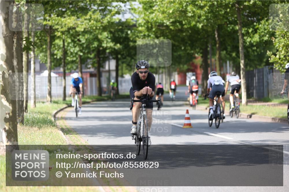 10.08.2025 - GEWOBA Citytriathlon Bremen Yannick Fuchs http://msf.ph/oto/8558629 10.08.2025 12:33:51 Radfahren 560, 635, 637, 741, 768, 856, 858, 867, 895 meine-sportfotos.de