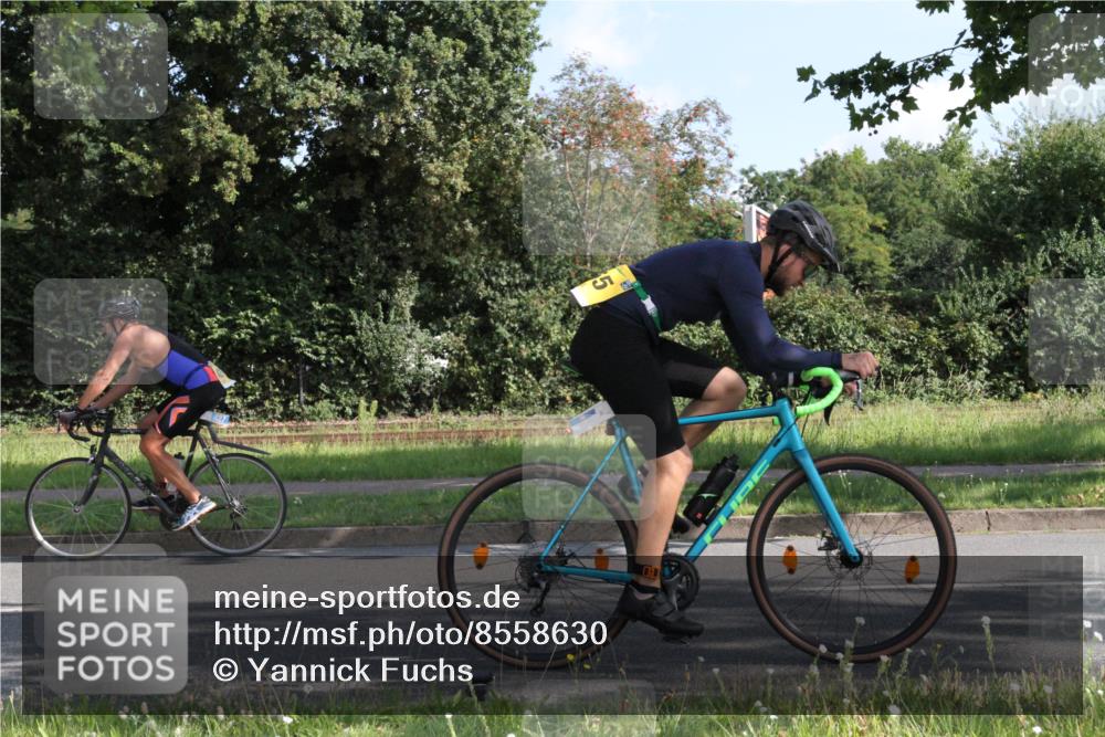 10.08.2025 - GEWOBA Citytriathlon Bremen Yannick Fuchs http://msf.ph/oto/8558630 10.08.2025 10:33:01 Radfahren 355, 371, 384, 390, 420, 430 meine-sportfotos.de