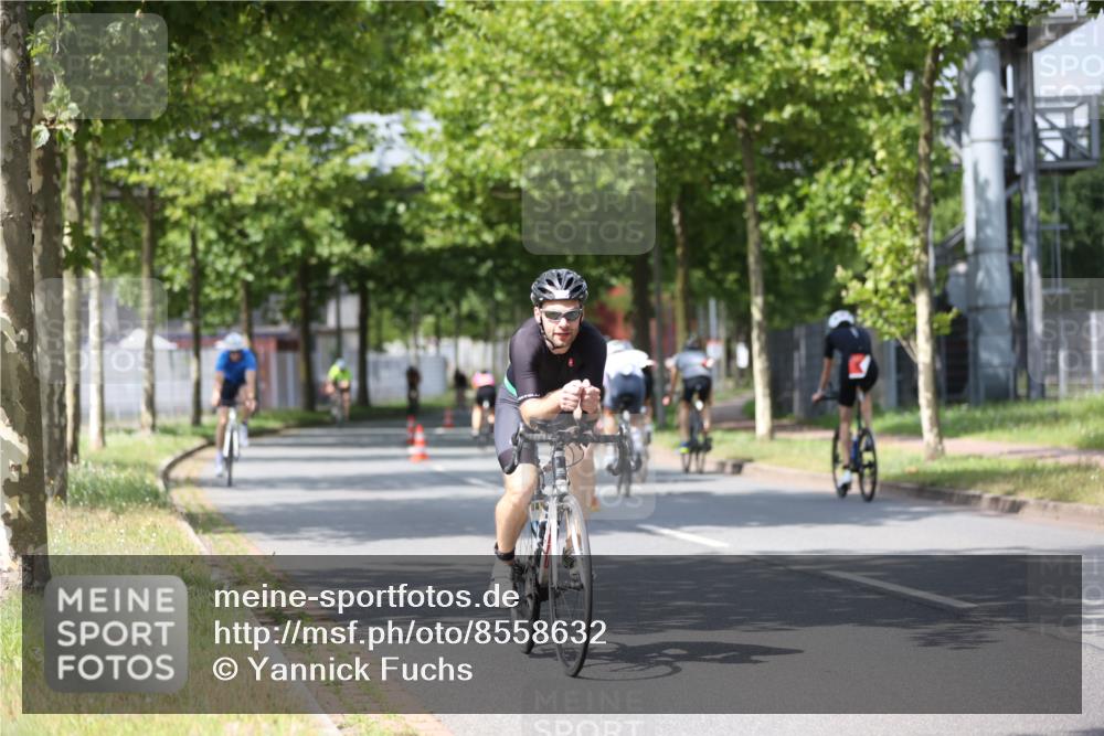 10.08.2025 - GEWOBA Citytriathlon Bremen Yannick Fuchs http://msf.ph/oto/8558632 10.08.2025 12:33:51 Radfahren 560, 635, 637, 741, 768, 856, 858, 867, 895 meine-sportfotos.de