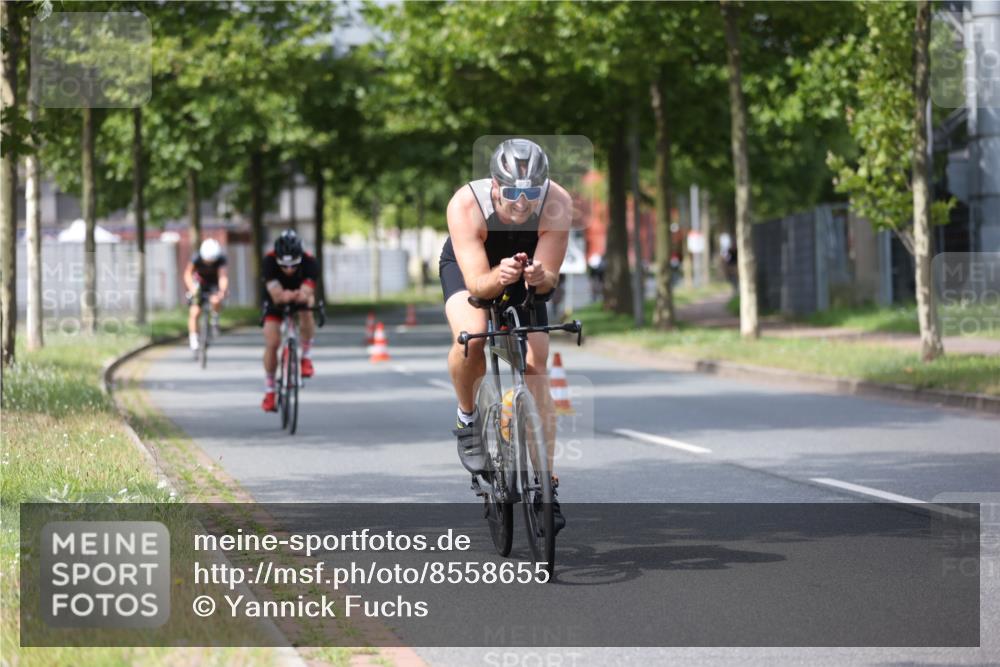10.08.2025 - GEWOBA Citytriathlon Bremen Yannick Fuchs http://msf.ph/oto/8558655 10.08.2025 12:33:58 Radfahren 560, 635, 637, 741, 768, 856, 858, 867 meine-sportfotos.de
