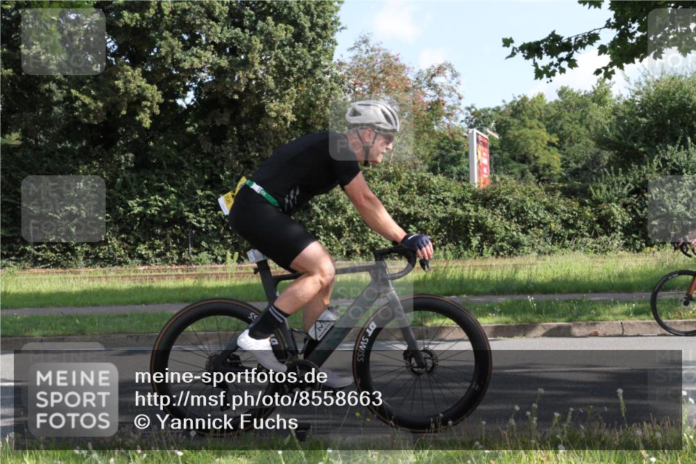 10.08.2025 - GEWOBA Citytriathlon Bremen Yannick Fuchs http://msf.ph/oto/8558663 10.08.2025 10:33:14 Radfahren 105, 389, 390, 396, 420, 421, 430, 448 meine-sportfotos.de