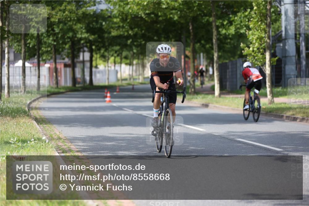 10.08.2025 - GEWOBA Citytriathlon Bremen Yannick Fuchs http://msf.ph/oto/8558668 10.08.2025 12:34:01 Radfahren 560, 635, 637, 741, 768, 858, 867 meine-sportfotos.de
