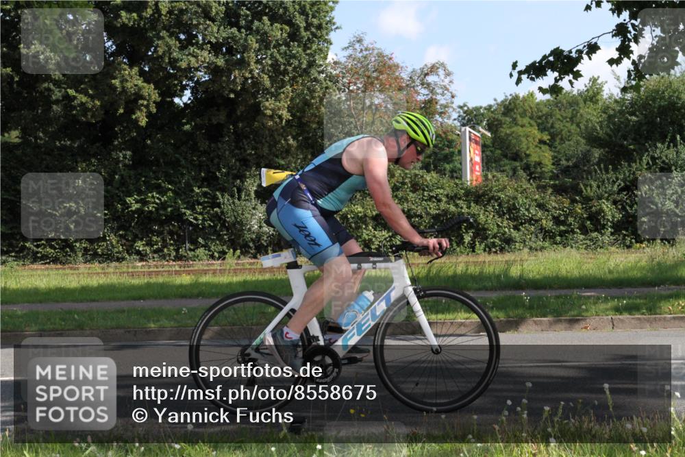 10.08.2025 - GEWOBA Citytriathlon Bremen Yannick Fuchs http://msf.ph/oto/8558675 10.08.2025 10:33:21 Radfahren 105, 127, 389, 396, 420, 421, 448, 479 meine-sportfotos.de