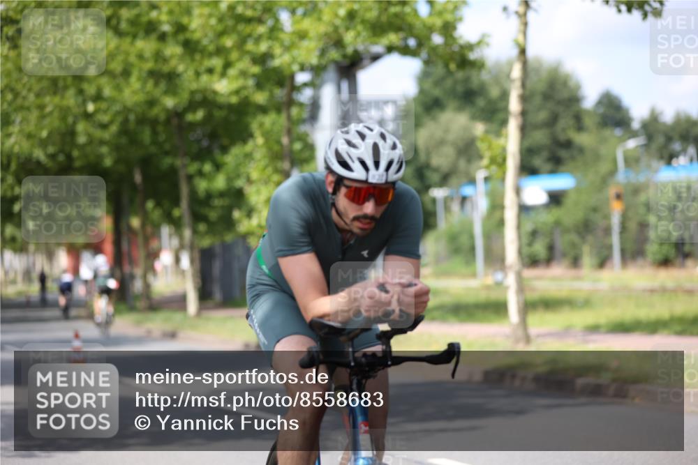 10.08.2025 - GEWOBA Citytriathlon Bremen Yannick Fuchs http://msf.ph/oto/8558683 10.08.2025 12:34:15 Radfahren 553, 686, 768, 822, 834, 891 meine-sportfotos.de