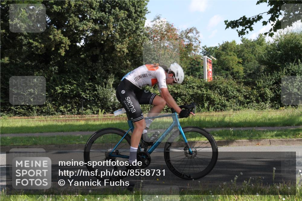 10.08.2025 - GEWOBA Citytriathlon Bremen Yannick Fuchs http://msf.ph/oto/8558731 10.08.2025 10:33:50 Radfahren 81, 97, 151, 161, 245, 350, 394, 400, 409, 427, 428, 451, 491, 504, 512 meine-sportfotos.de