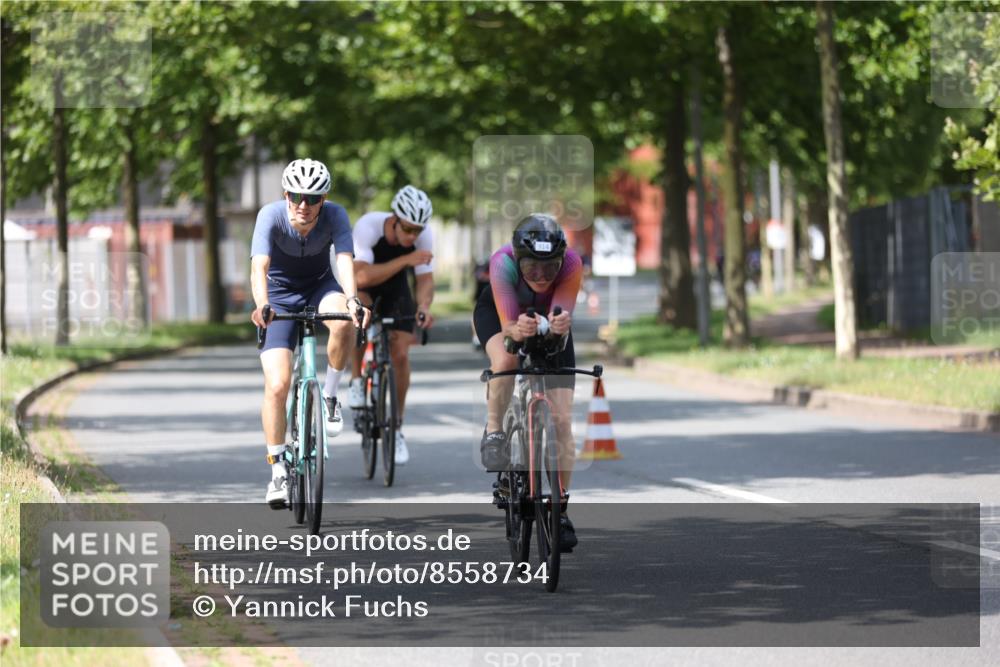 10.08.2025 - GEWOBA Citytriathlon Bremen Yannick Fuchs http://msf.ph/oto/8558734 10.08.2025 12:34:35 Radfahren 584, 591, 686, 736, 826, 841, 891, 912, 914, 1027, 1037 meine-sportfotos.de