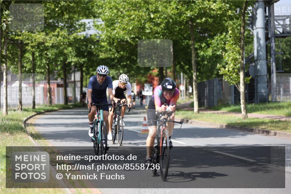 10.08.2025 - GEWOBA Citytriathlon Bremen Yannick Fuchs http://msf.ph/oto/8558736 10.08.2025 12:34:35 Radfahren 584, 591, 686, 736, 826, 841, 891, 912, 914, 1027, 1037 meine-sportfotos.de