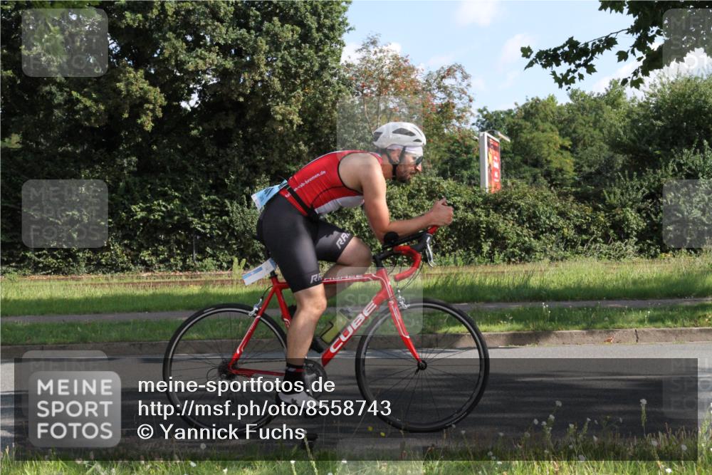 10.08.2025 - GEWOBA Citytriathlon Bremen Yannick Fuchs http://msf.ph/oto/8558743 10.08.2025 10:33:55 Radfahren 81, 97, 151, 161, 239, 245, 394, 400, 409, 419, 427, 451, 491, 504, 512 meine-sportfotos.de