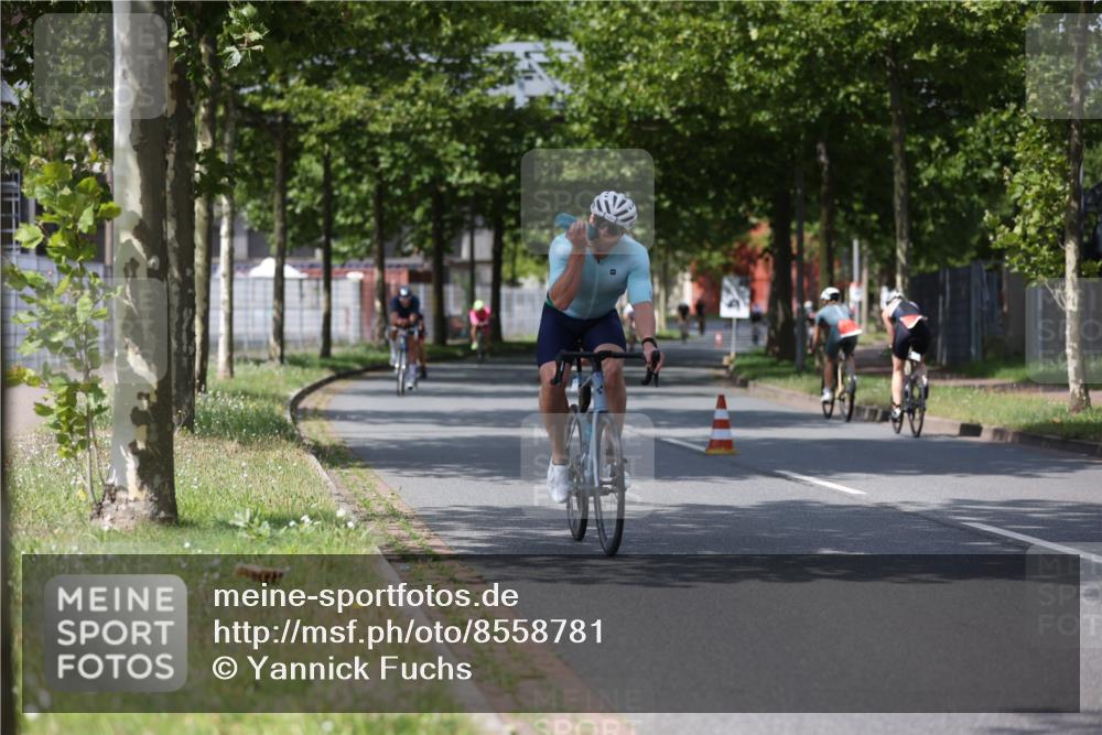 10.08.2025 - GEWOBA Citytriathlon Bremen Yannick Fuchs http://msf.ph/oto/8558781 10.08.2025 12:34:55 Radfahren 556, 591, 632, 680, 736, 826, 841, 855, 902, 915, 956, 1035 meine-sportfotos.de