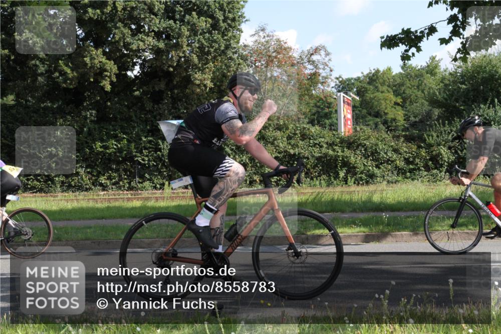 10.08.2025 - GEWOBA Citytriathlon Bremen Yannick Fuchs http://msf.ph/oto/8558783 10.08.2025 10:34:07 Radfahren 97, 161, 239, 409, 419, 427, 451, 512 meine-sportfotos.de
