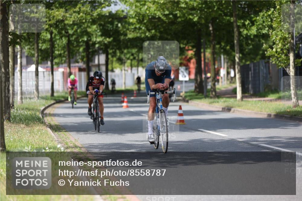 10.08.2025 - GEWOBA Citytriathlon Bremen Yannick Fuchs http://msf.ph/oto/8558787 10.08.2025 12:34:58 Radfahren 556, 558, 591, 632, 680, 707, 841, 855, 902, 915, 956, 1035 meine-sportfotos.de