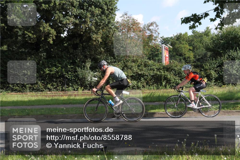 10.08.2025 - GEWOBA Citytriathlon Bremen Yannick Fuchs http://msf.ph/oto/8558788 10.08.2025 10:34:08 Radfahren 97, 161, 239, 409, 419, 427, 451, 512 meine-sportfotos.de