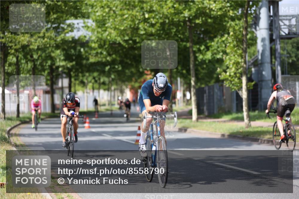 10.08.2025 - GEWOBA Citytriathlon Bremen Yannick Fuchs http://msf.ph/oto/8558790 10.08.2025 12:34:58 Radfahren 556, 558, 591, 632, 680, 707, 841, 855, 902, 915, 956, 1035 meine-sportfotos.de