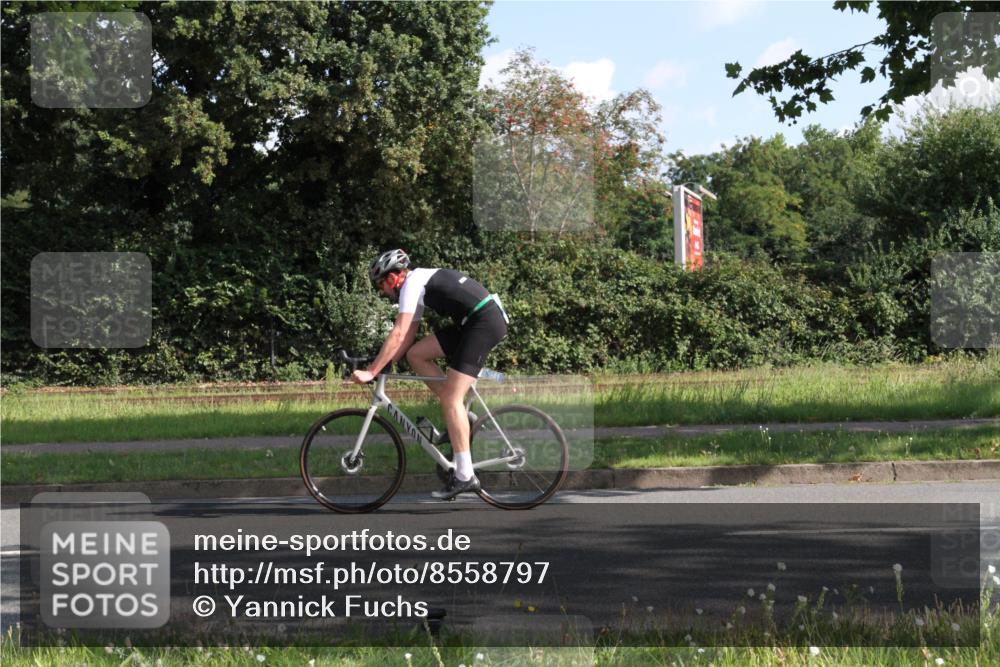 10.08.2025 - GEWOBA Citytriathlon Bremen Yannick Fuchs http://msf.ph/oto/8558797 10.08.2025 10:34:16 Radfahren 239, 419, 456 meine-sportfotos.de