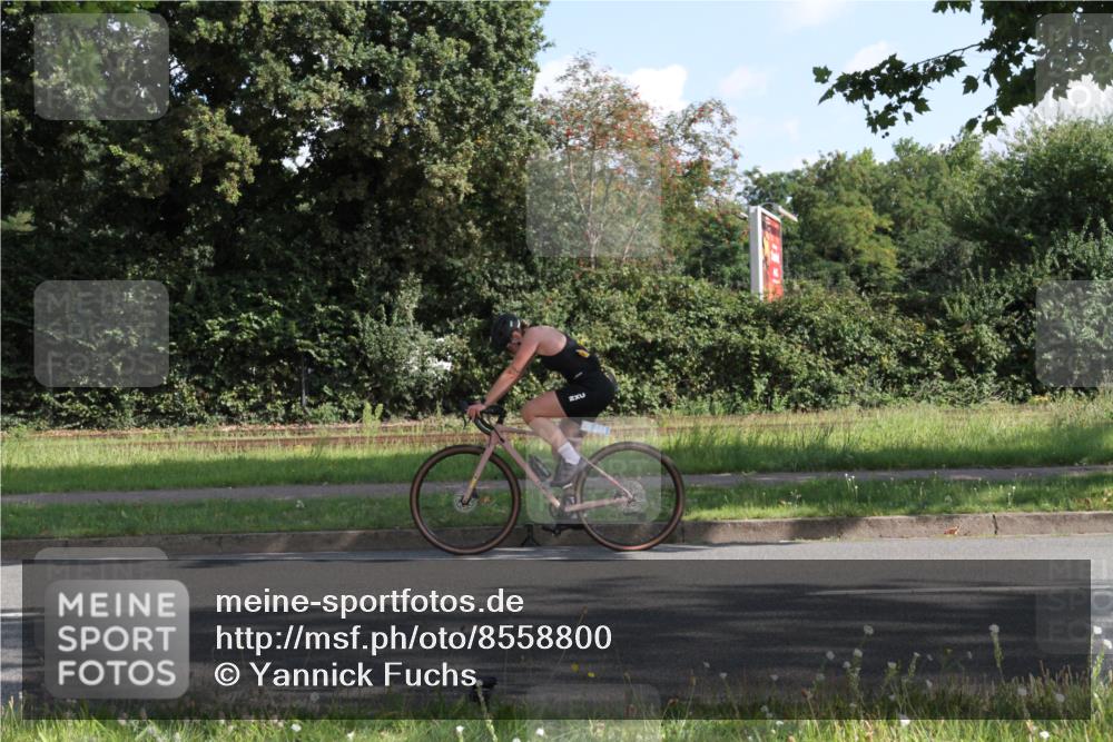 10.08.2025 - GEWOBA Citytriathlon Bremen Yannick Fuchs http://msf.ph/oto/8558800 10.08.2025 10:34:17 Radfahren 239, 456 meine-sportfotos.de