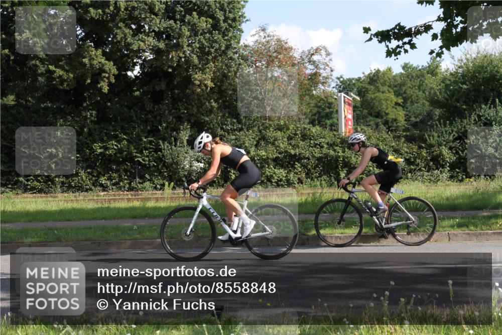 10.08.2025 - GEWOBA Citytriathlon Bremen Yannick Fuchs http://msf.ph/oto/8558848 10.08.2025 10:34:43 Radfahren 21, 129, 147, 213, 358, 413, 442, 500 meine-sportfotos.de