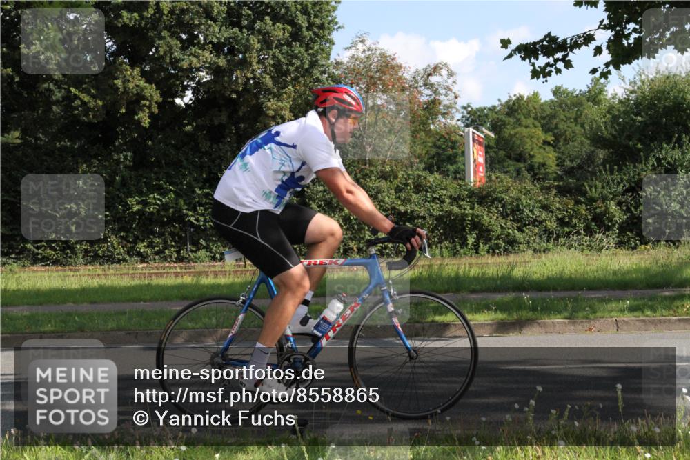10.08.2025 - GEWOBA Citytriathlon Bremen Yannick Fuchs http://msf.ph/oto/8558865 10.08.2025 10:34:49 Radfahren 21, 129, 147, 213, 358, 379, 413, 442 meine-sportfotos.de