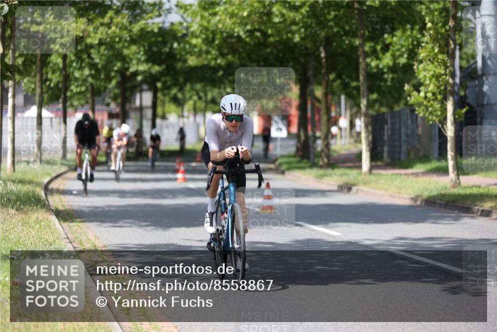 10.08.2025 - GEWOBA Citytriathlon Bremen Yannick Fuchs http://msf.ph/oto/8558867 10.08.2025 12:35:29 Radfahren 579, 642, 719, 742, 763, 783, 833, 919, 973, 1039 meine-sportfotos.de