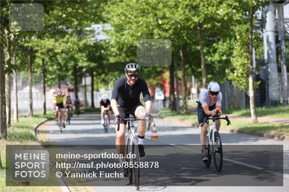 10.08.2025 - GEWOBA Citytriathlon Bremen Yannick Fuchs http://msf.ph/oto/8558878 10.08.2025 12:35:32 Radfahren 579, 642, 719, 742, 763, 783, 833, 919, 973, 1039 meine-sportfotos.de
