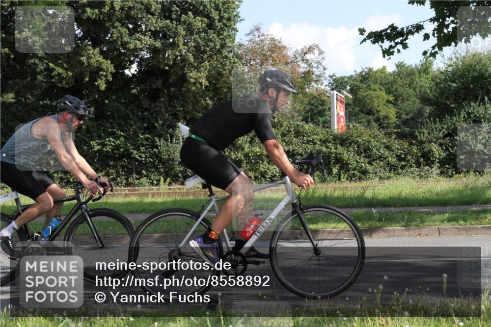 10.08.2025 - GEWOBA Citytriathlon Bremen Yannick Fuchs http://msf.ph/oto/8558892 10.08.2025 10:35:05 Radfahren 29, 147, 181, 241, 379, 382, 393, 404, 413, 444, 445, 461 meine-sportfotos.de