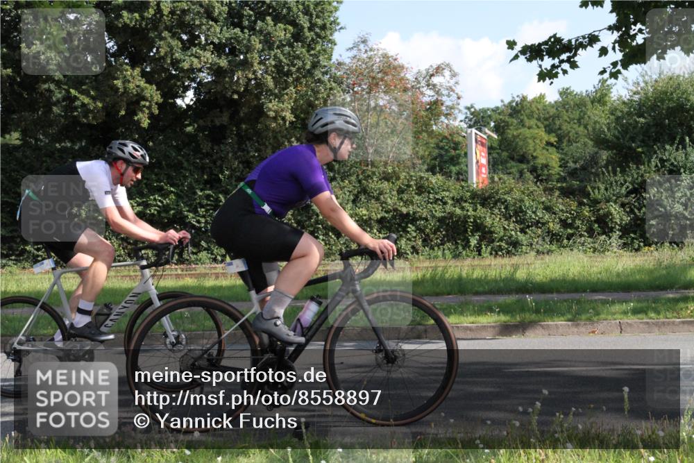 10.08.2025 - GEWOBA Citytriathlon Bremen Yannick Fuchs http://msf.ph/oto/8558897 10.08.2025 10:35:05 Radfahren 29, 147, 181, 241, 379, 382, 393, 404, 413, 444, 445, 461 meine-sportfotos.de