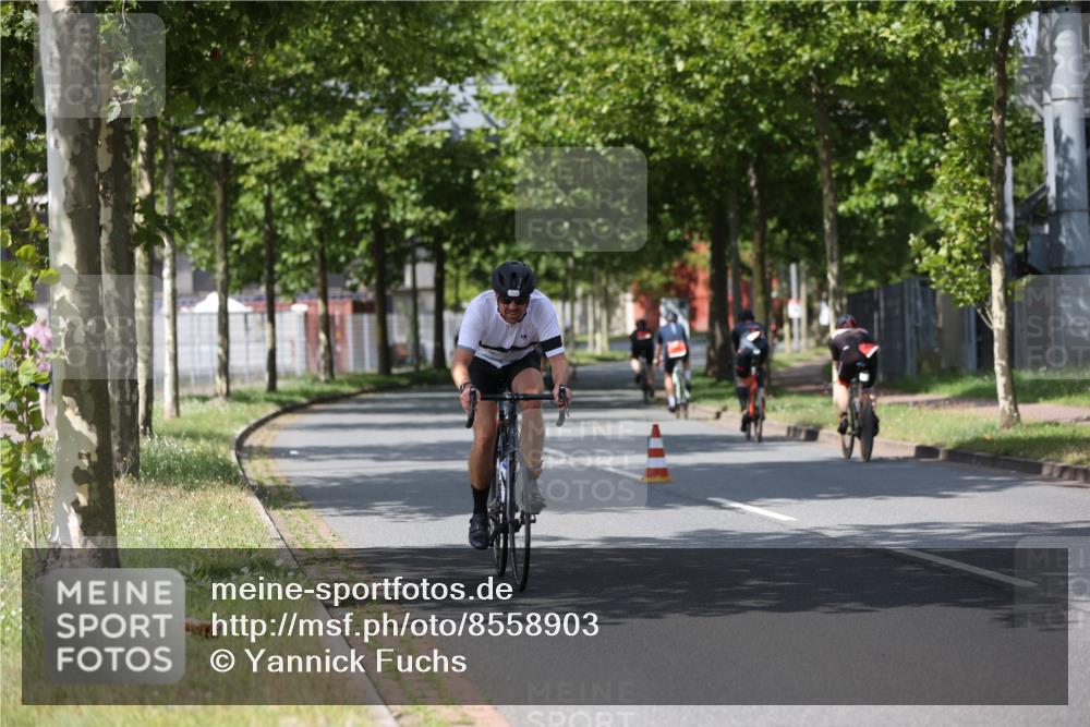 10.08.2025 - GEWOBA Citytriathlon Bremen Yannick Fuchs http://msf.ph/oto/8558903 10.08.2025 12:35:38 Radfahren 642, 719, 742, 763, 783, 833, 919, 933, 966 meine-sportfotos.de