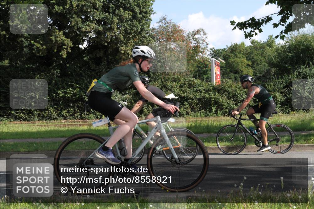 10.08.2025 - GEWOBA Citytriathlon Bremen Yannick Fuchs http://msf.ph/oto/8558921 10.08.2025 10:35:36 Radfahren 83, 137, 356, 392, 418, 454, 466, 480 meine-sportfotos.de