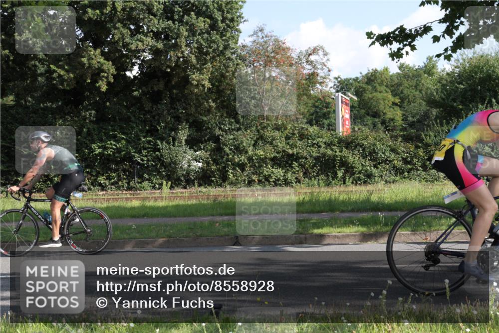 10.08.2025 - GEWOBA Citytriathlon Bremen Yannick Fuchs http://msf.ph/oto/8558928 10.08.2025 10:35:36 Radfahren 83, 137, 356, 392, 418, 454, 466, 480 meine-sportfotos.de
