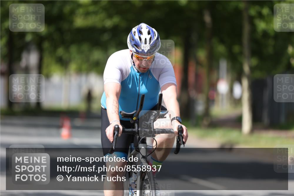 10.08.2025 - GEWOBA Citytriathlon Bremen Yannick Fuchs http://msf.ph/oto/8558937 10.08.2025 12:36:00 Radfahren 567, 636, 759, 843, 877, 966 meine-sportfotos.de