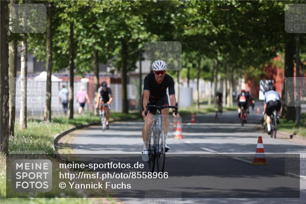 10.08.2025 - GEWOBA Citytriathlon Bremen Yannick Fuchs http://msf.ph/oto/8558966 10.08.2025 12:36:11 Radfahren 567, 582, 636, 639, 759, 877 meine-sportfotos.de