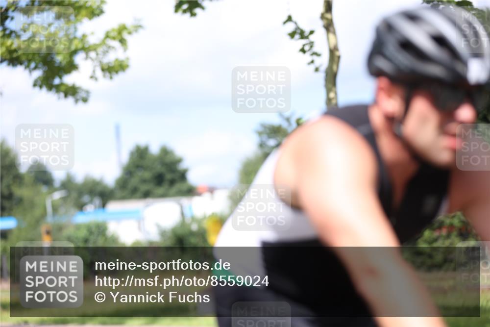 10.08.2025 - GEWOBA Citytriathlon Bremen Yannick Fuchs http://msf.ph/oto/8559024 10.08.2025 12:36:33 Radfahren 565, 570, 599, 639, 701, 750, 765, 766, 781, 789, 790, 794, 872, 1025, 1029, 1032 meine-sportfotos.de