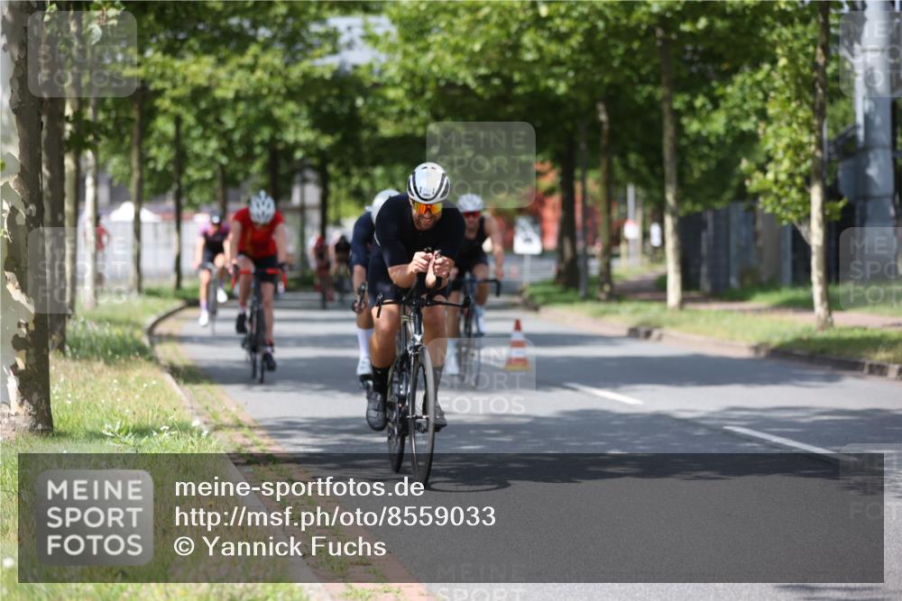 10.08.2025 - GEWOBA Citytriathlon Bremen Yannick Fuchs http://msf.ph/oto/8559033 10.08.2025 12:36:38 Radfahren 565, 570, 599, 701, 750, 765, 766, 781, 789, 790, 794, 872, 1025, 1029, 1032 meine-sportfotos.de