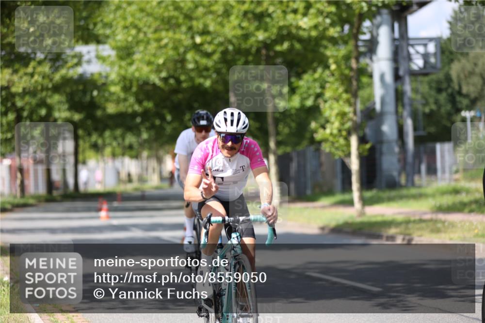 10.08.2025 - GEWOBA Citytriathlon Bremen Yannick Fuchs http://msf.ph/oto/8559050 10.08.2025 12:36:43 Radfahren 570, 701, 739, 750, 765, 781, 789, 794, 872, 1025, 1029, 1032 meine-sportfotos.de