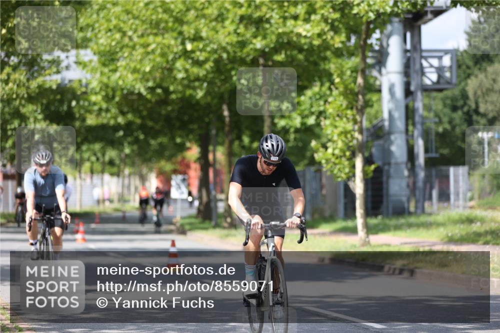 10.08.2025 - GEWOBA Citytriathlon Bremen Yannick Fuchs http://msf.ph/oto/8559071 10.08.2025 12:37:00 Radfahren 631, 678, 734, 739, 982, 1033 meine-sportfotos.de