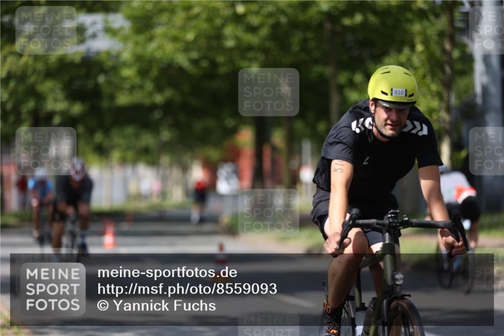 10.08.2025 - GEWOBA Citytriathlon Bremen Yannick Fuchs http://msf.ph/oto/8559093 10.08.2025 12:37:14 Radfahren 631, 726, 734, 804, 982, 1033 meine-sportfotos.de