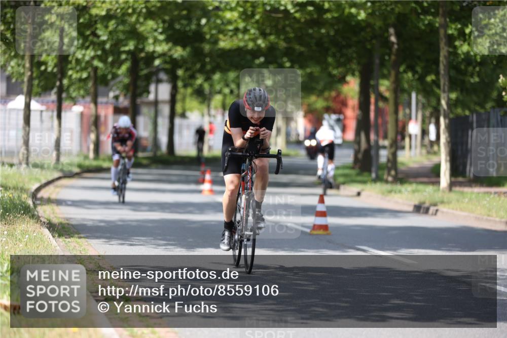 10.08.2025 - GEWOBA Citytriathlon Bremen Yannick Fuchs http://msf.ph/oto/8559106 10.08.2025 12:37:39 Radfahren 563, 603 meine-sportfotos.de