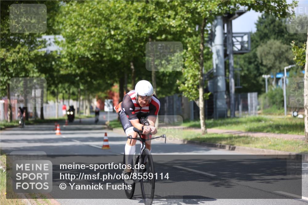 10.08.2025 - GEWOBA Citytriathlon Bremen Yannick Fuchs http://msf.ph/oto/8559114 10.08.2025 12:37:42 Radfahren 563, 603 meine-sportfotos.de