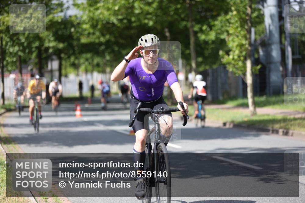 10.08.2025 - GEWOBA Citytriathlon Bremen Yannick Fuchs http://msf.ph/oto/8559140 10.08.2025 12:38:06 Radfahren 618, 671, 761, 764, 782, 784, 825, 844, 853, 1018 meine-sportfotos.de