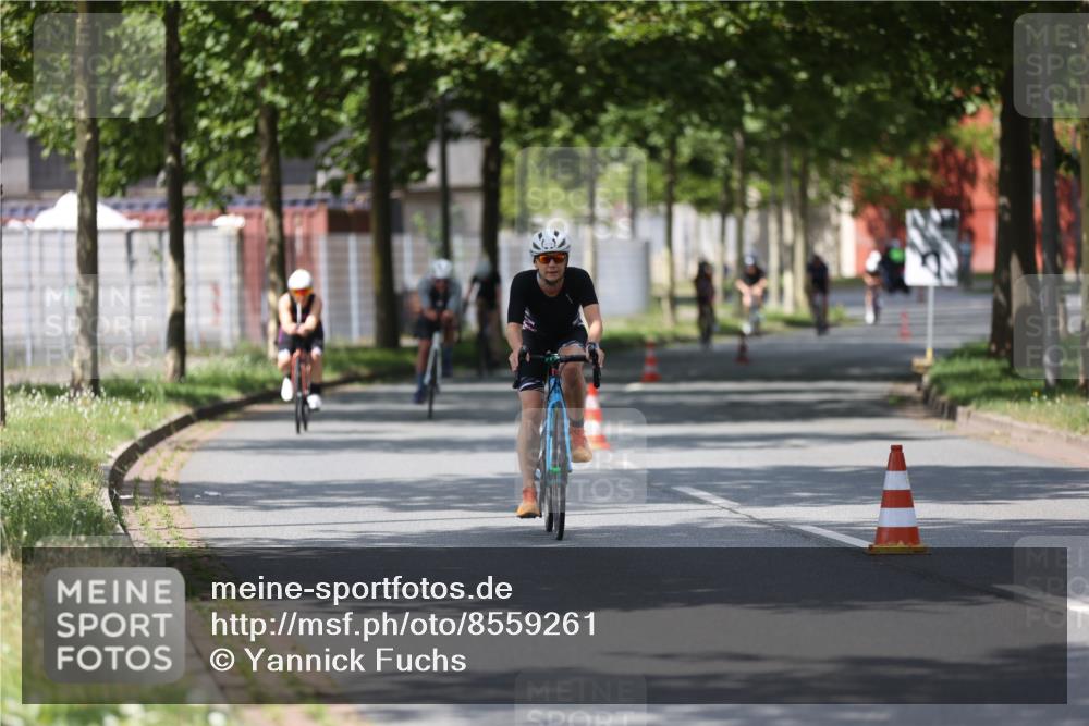 10.08.2025 - GEWOBA Citytriathlon Bremen Yannick Fuchs http://msf.ph/oto/8559261 10.08.2025 12:39:00 Radfahren 555, 658, 720, 762, 892, 900, 940, 969, 978, 1019 meine-sportfotos.de