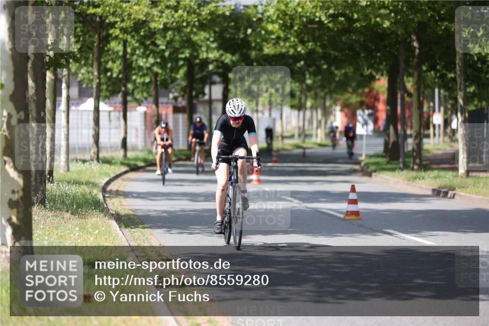 10.08.2025 - GEWOBA Citytriathlon Bremen Yannick Fuchs http://msf.ph/oto/8559280 10.08.2025 12:39:06 Radfahren 658, 696, 709, 720, 729, 900, 969, 978, 1006, 1019 meine-sportfotos.de