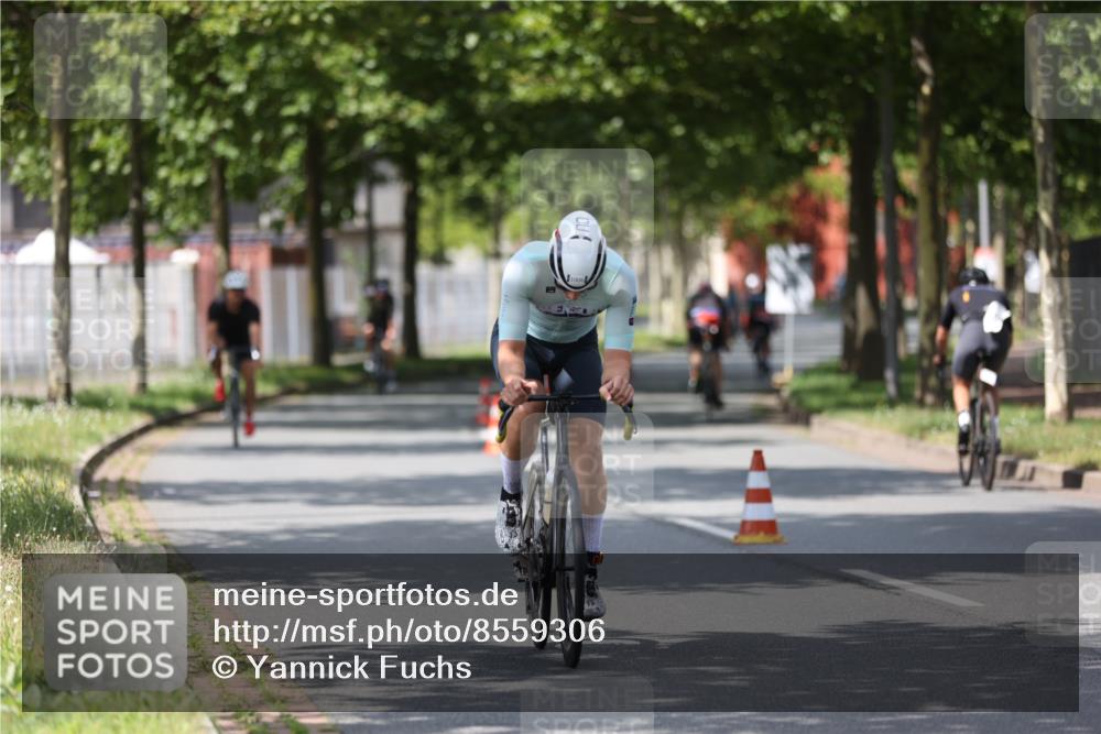 10.08.2025 - GEWOBA Citytriathlon Bremen Yannick Fuchs http://msf.ph/oto/8559306 10.08.2025 12:39:14 Radfahren 658, 696, 709, 729, 758, 900, 969, 1006 meine-sportfotos.de