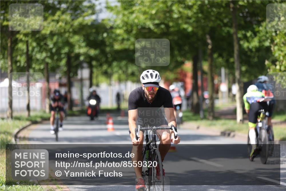 10.08.2025 - GEWOBA Citytriathlon Bremen Yannick Fuchs http://msf.ph/oto/8559320 10.08.2025 12:39:18 Radfahren 658, 696, 709, 729, 758, 869, 900, 1006 meine-sportfotos.de