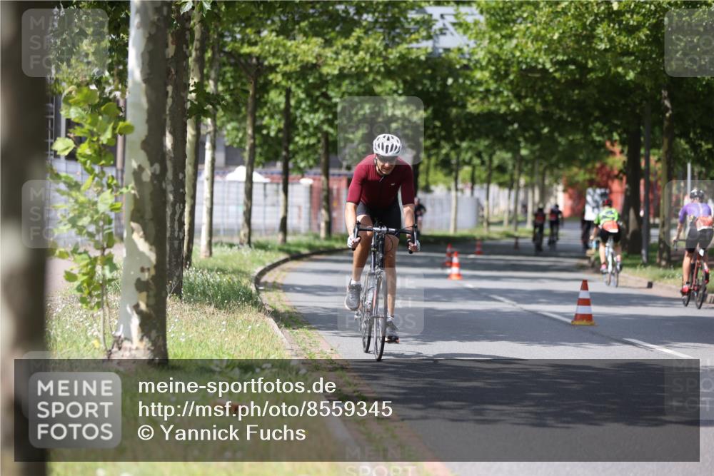 10.08.2025 - GEWOBA Citytriathlon Bremen Yannick Fuchs http://msf.ph/oto/8559345 10.08.2025 12:39:33 Radfahren 572, 758, 795, 813, 869 meine-sportfotos.de